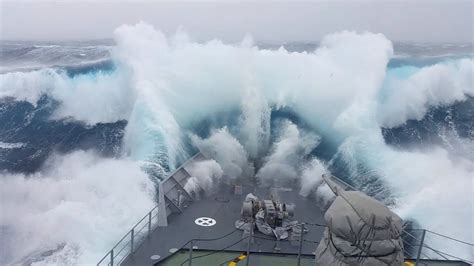 WARSHIP Hit By Monster Wave Near Antarctica [4K] - YouTube