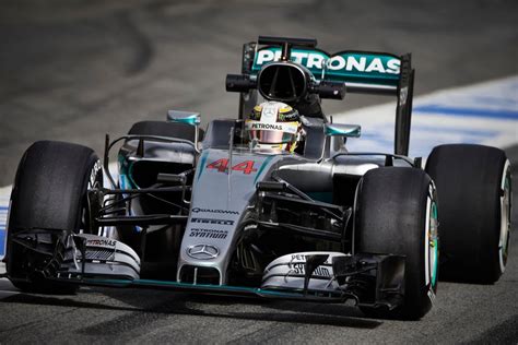 Mercedes AMG Petronas Formula 1 ahead of the 2016 Season | Car Design TV