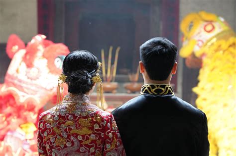 Your Guide to Chinese Wedding Traditions | WeddingDetails.com