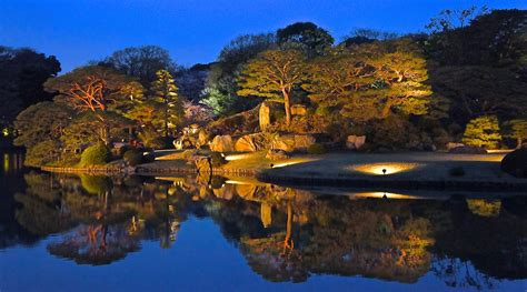 Night time light-up of Japanese garden Rikugien @Komagome,… | Flickr