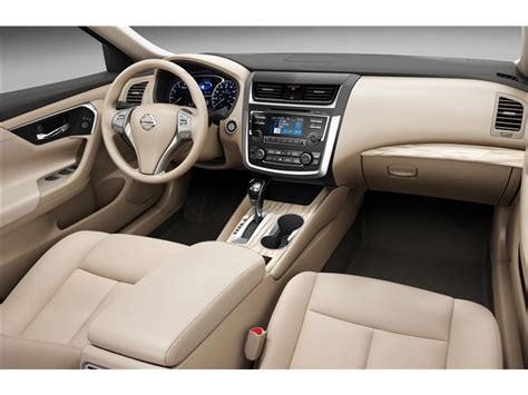 2017 Nissan Altima: 128 Interior Photos | U.S. News