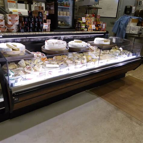 Refrigerated Cheese Display Case - Low-Profile Multideck Grab & Go - ILR