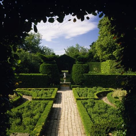 Eight great National Trust gardens to visit in summer - Discover Britain