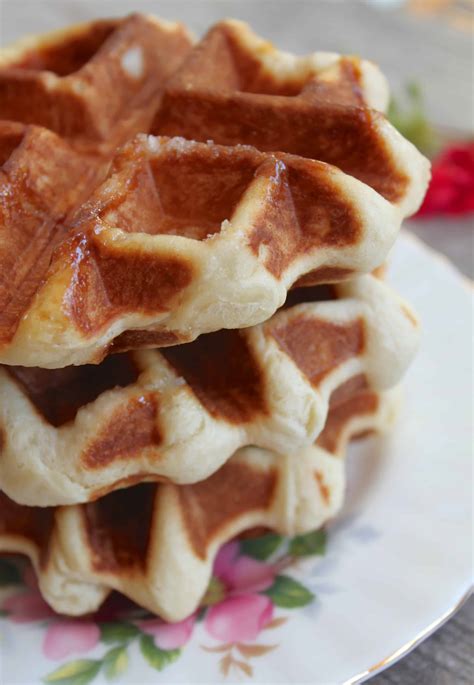 Easy Belgian Waffle Recipe With Yeast | Dandk Organizer