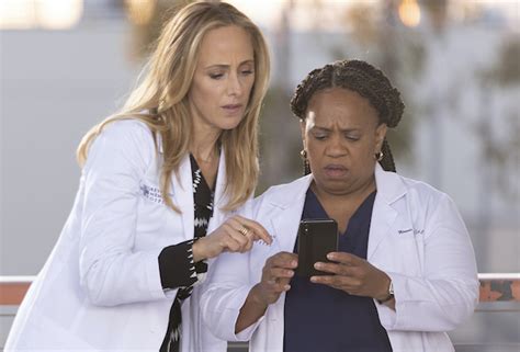 ‘Grey’s Anatomy’ Cliffhanger Ruined: Teddy Lives, Kim Raver Staying ...