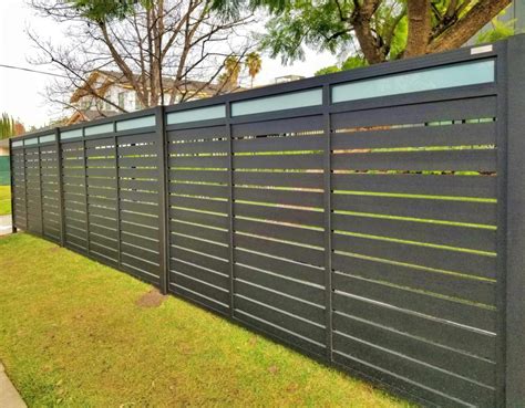 Reasons to Consider Aluminum Privacy Fencing in California - Mulholland Brand