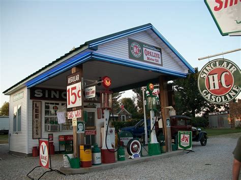 66 Old Gas Stations, Old Country Stores, Gas Pumps, Cars Movie, Route ...