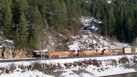 BNSF Sandpoint Long Train Bridge plus Meet at Algoma - YouTube