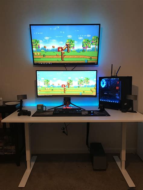 http://ift.tt/2GNtWKU set up is finally done! Best Gaming Setup, Computer Desk Setup, Gaming ...