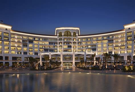 Waldorf Astoria Dubai Palm Jumeirah launches 'jet lag guru' concierge ...