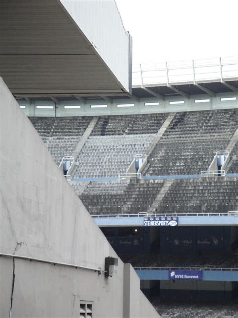 StadiumPage.com - Yankee Stadium Demolition - October 9, 2009