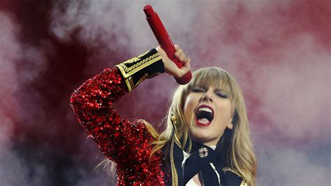 Taylor Swift Announces Massive “Red (Taylor’s Version)” Tracklist ...