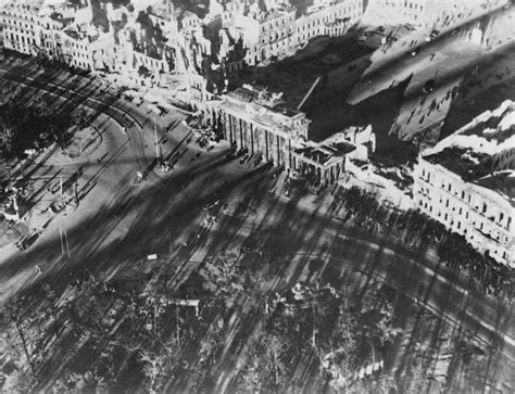 MUST SEE: 21 amazing aerial shots of bombed out Berlin shortly after ...