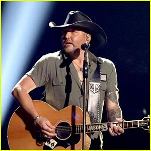 Jason Aldean Set List Revealed for 2023 Summer Concert Tour After First ...