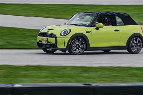 2022 Mini Cooper S Convertible Autocross Review: Cheery Shifts