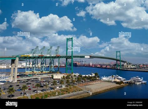 Vincent thomas bridge hi-res stock photography and images - Alamy