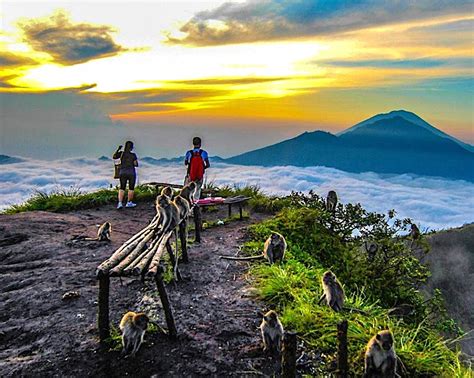 Mount Batur Sunrise Hike & Natural Springs - Luxury Bali Tours