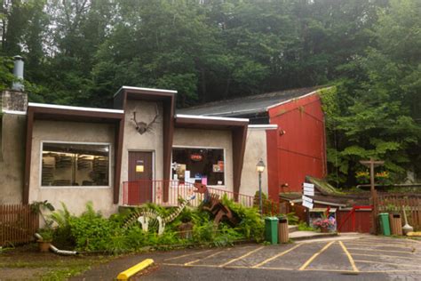 Touring the Beautiful Lost River Caverns Near Bethlehem, PA - Uncovering PA