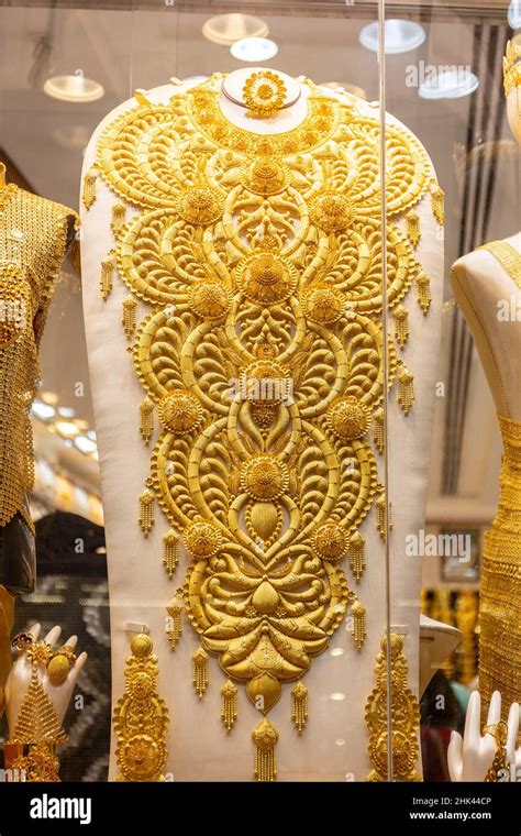 Dubai gold souk necklace hi-res stock photography and images - Alamy