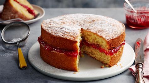 Mary Berry's Victoria sponge cake recipe - BBC Food Mary Berry Victoria Sponge, Easy Victoria ...