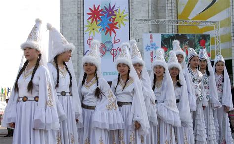 Kyrgyz national clothing Kyrgyzstan, Central Asia | Travel Land