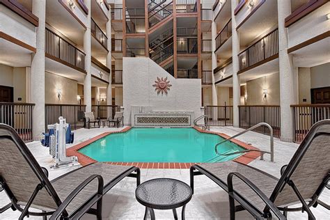 Hilton Garden Inn San Antonio Airport Pool: Pictures & Reviews - Tripadvisor