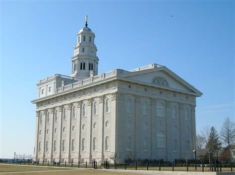 Nauvoo Illinois Temple Photograph Gallery | ChurchofJesusChristTemples.org