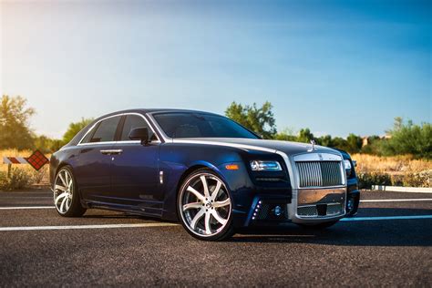 VIP Ride Steals Attention: Blue Rolls Royce Ghost Wearing Chrome Grille ...