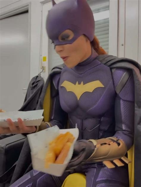 “Batgirl”: Leslie Grace showed a photo of the final costume | Daily News Hack