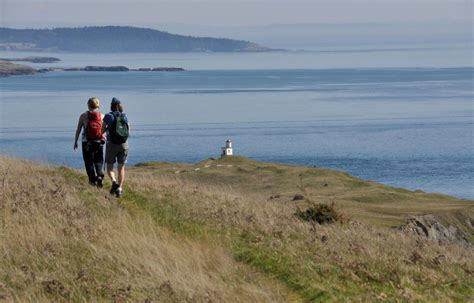 San Juan Islands, Canadian neighbor Gulf Islands focus of new hiking book by Craig Romano ...