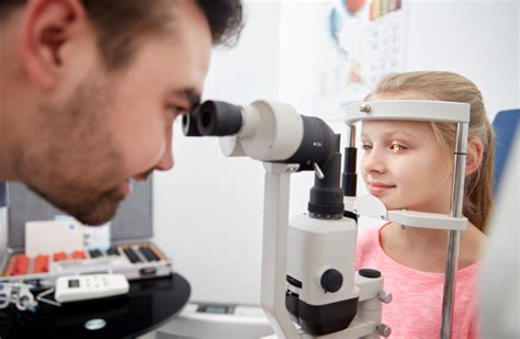 Educating and Preparing your Kids for an Eye Exam - Modern Mama