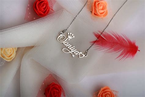 Name Pendant with Heart & Crown - HoMafy