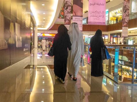 11 Best Places for Cheap Shopping in Dubai, Budget Shopping