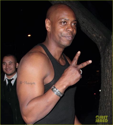 Photo: dave chappelle muscles celebrates netflix special 06 | Photo ...