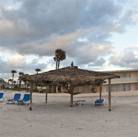 Sandcastle Resort at Lido Beach | Accommodations | Sarasota Magazine