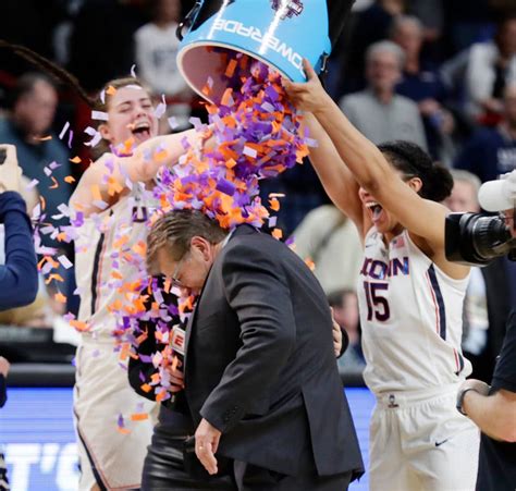 At UConn, No Losses and No Apologies - The New York Times