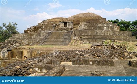 Tazumal Mayan Ruins in El Salvador, Santa Ana Stock Photo - Image of religion, mayan: 109214244