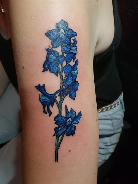 Larkspur by Razvan Dumitrescu (guest artist) at Rosa Negra Tattoo in Miami, FL : r/tattoos