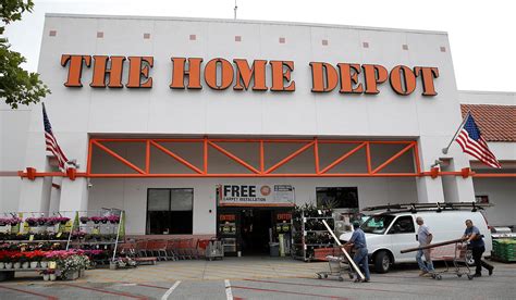 Home Depot fires 70-year-old Army veteran for confronting shoplifters - CBS News