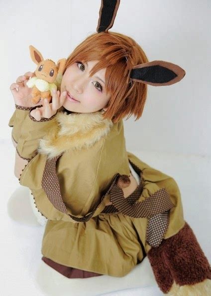 Pokemon Cosplay: Cute Pokemon Gijinka Eevee Cosplay Girls