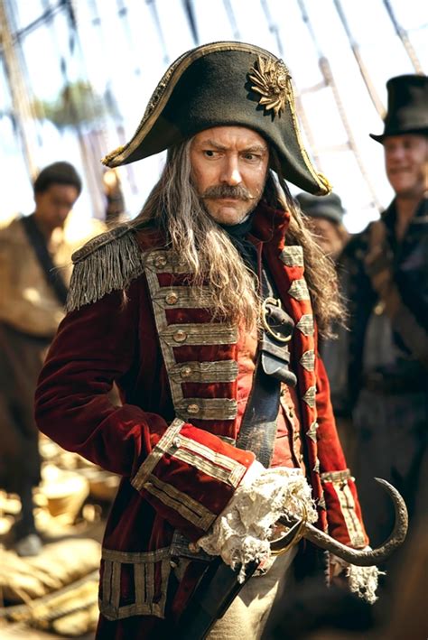 Who Plays Captain Hook? Meet Actors Jude Law, Dustin Hoffman, & More – Hollywood Life