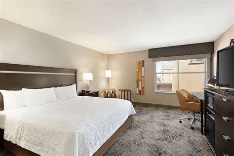 Hampton Inn Portland Downtown - Waterfront Reviews, Deals & Photos 2023 ...