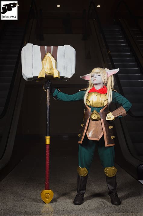 League of legends poppy cosplay lol | Cosplay feminino, Fantasia super ...