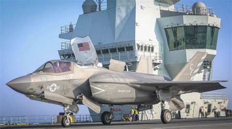 USMC F-35s embark aboard HMS Queen Elizabeth