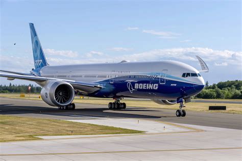 Boeing 777X completes first flight - Aviation Business News