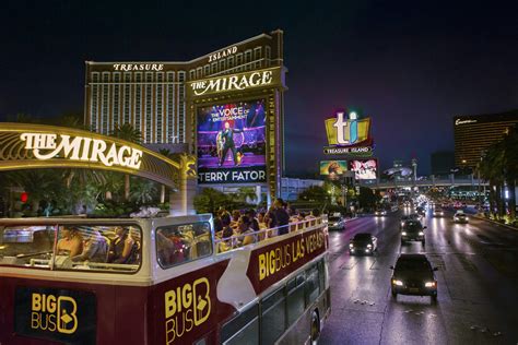 Big Bus Las Vegas panoramic city night tour | musement