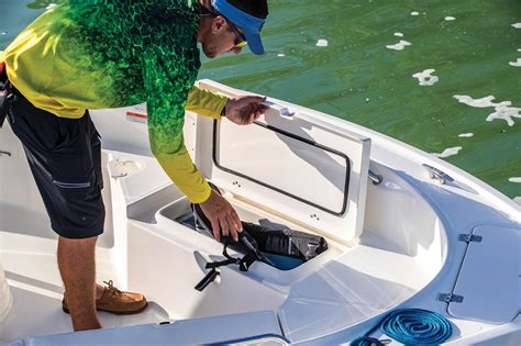 MAKO Saltwater Fishing Boats - Offshore and Skiff Center Consoles