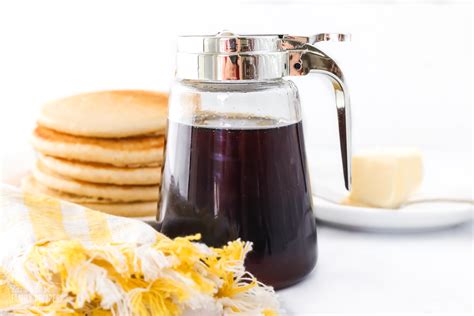 How To Make Maple Syrup: Homemade Step-By-Step (2 Mins Prep Time)