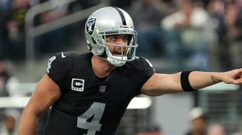 QB Derek Carr highlights potential cuts for Raiders | Yardbarker