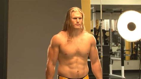 Clay Matthews. Hair and body goals | Clay matthews, Muscle fitness ...